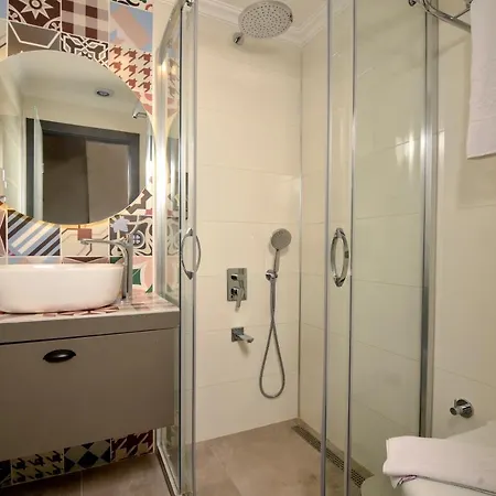 Exceptional Flat With Terrace Near Hadrian's Gate