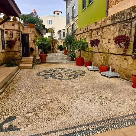 Exceptional Flat With Terrace Near Hadrian's Gate