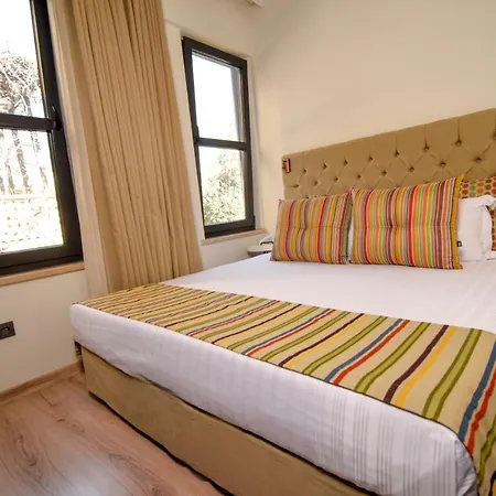 Exceptional Flat With Terrace Near Hadrian's Gate *